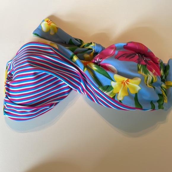 Bikini - Picture 2 of 6